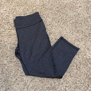 Xersion Herringbone Gray Crop Capri Leggings